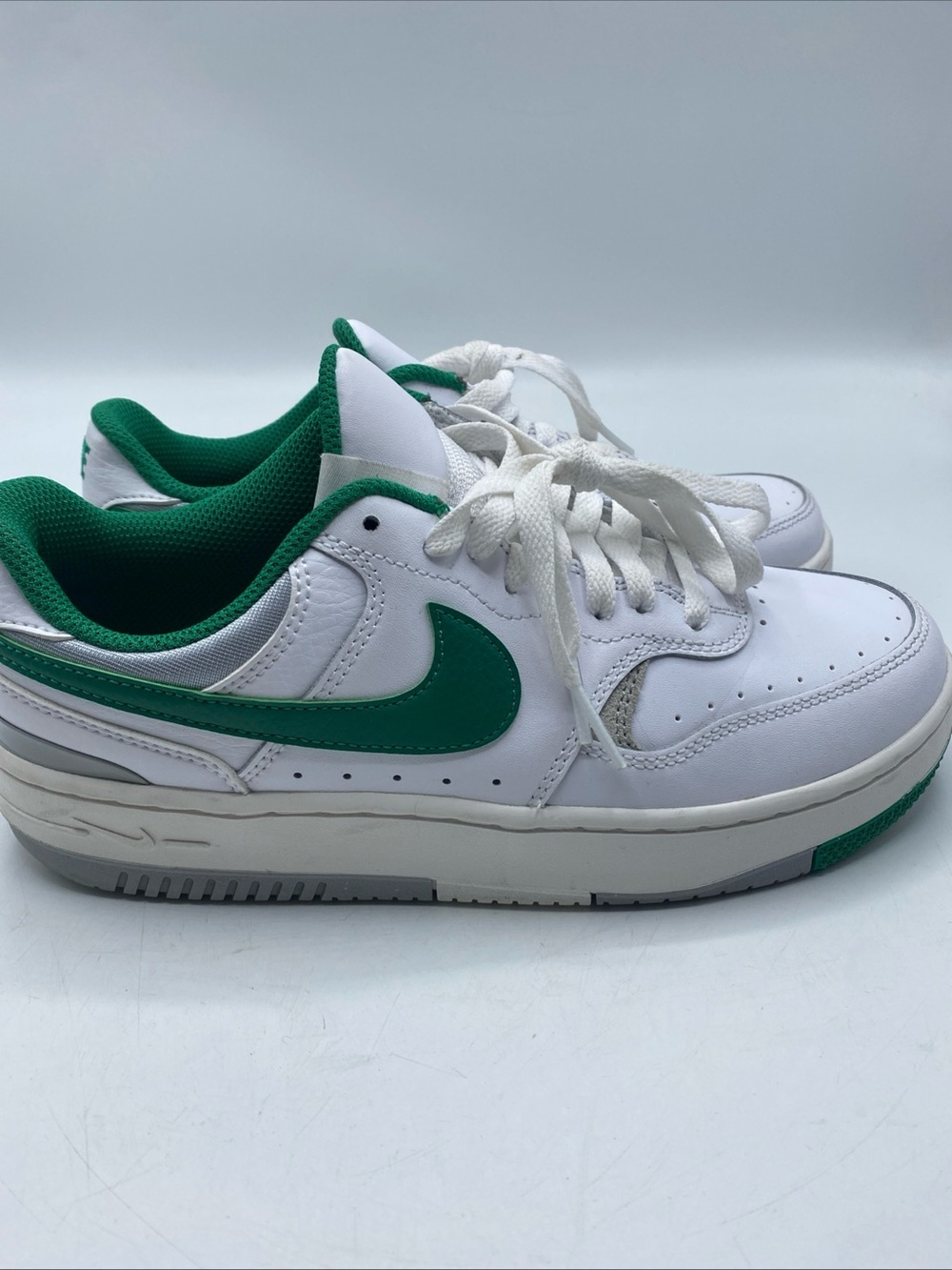 Nike Gamma Force Women’s 7.5 Sneakers DX9176-106 White Green Tennis Shoes Retro